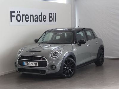 begagnad Mini Cooper S 5dr Aut Park Assist Komfortöppning 2021, Halvkombi