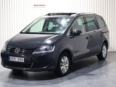 Ljusgrå Begagnad 2012 VW Sharan Minibuss | 99 900 kr (Marknadspris)