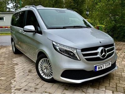 Mercedes V220