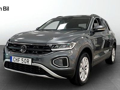Grå Begagnad 2024 VW T-Roc Life SUV | 319 900 kr (Dyr)