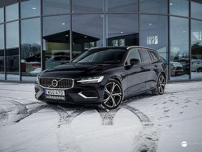 Svart Begagnad 2022 Volvo V60 Kombi | 309 900 kr (Marknadspris)