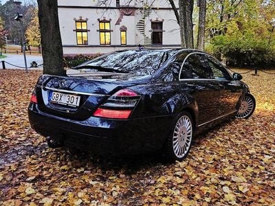 Svart Begagnad 2008 Mercedes S320 Sedan | 99 000 kr
