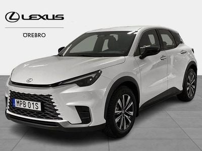 Begagnad Lexus LBX 137 HK (100 kW) 2024 Vit SUV