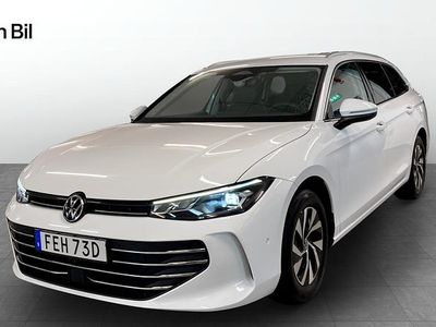 Vit Begagnad 2024 VW Passat Business Kombi | 334 900 kr (Marknadspris)