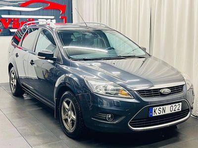Begagnad Ford Focus Titanium 109 HK (80 kW) 2010 Grå Kombi