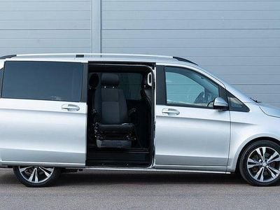 Mercedes V220