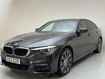 Grå Begagnad 2020 BMW 530 iPerformance Sedan | 334 800 kr (Marknadspris)