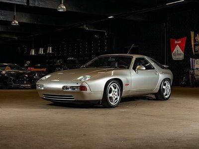 Grå Begagnad 1992 Porsche 928 Sportkupé | 499 928 kr