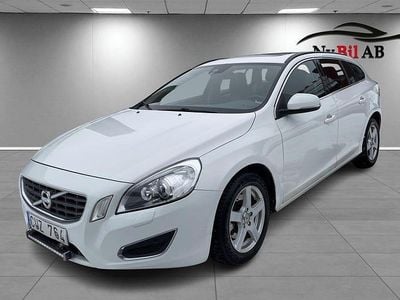 Vit Begagnad 2013 Volvo V60 Momentum Kombi | 59 000 kr