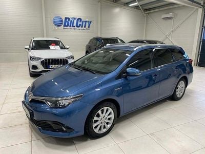 Blå Begagnad 2015 Toyota Auris Touring Sports Active Kombi | 149 900 kr (Marknadspris)