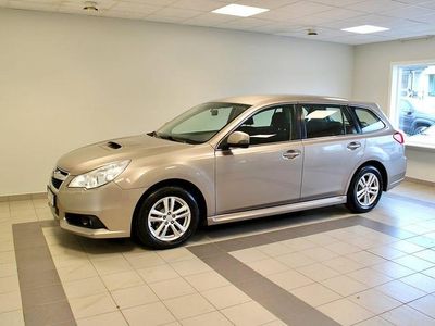 Ljusbrun (brun) Begagnad 2013 Subaru Legacy Kombi | 99 900 kr (Dyr)