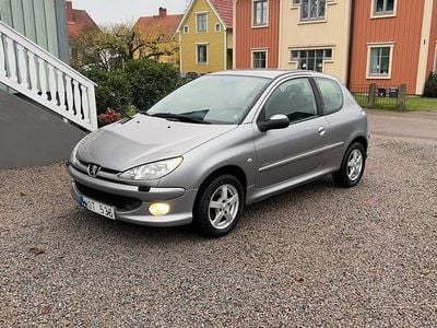 Silver Begagnad 2005 Peugeot 206 Halvkombi | 17 000 kr (Lite dyr)