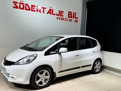 Begagnad Honda Jazz 100 HK (73 kW) 2011 Vit Halvkombi