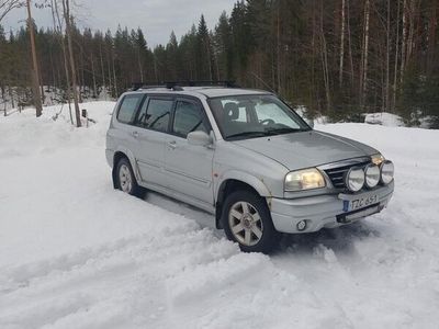 begagnad Suzuki Grand Vitara XL-7 2.7 V6 4WD