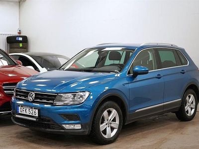 Begagnad VW Tiguan Comfortline 180 HK (132 kW) 2016 Blåmetallic SUV
