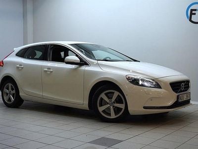 Begagnad Volvo V40 Momentum 150 HK (110 kW) 2013 Vit