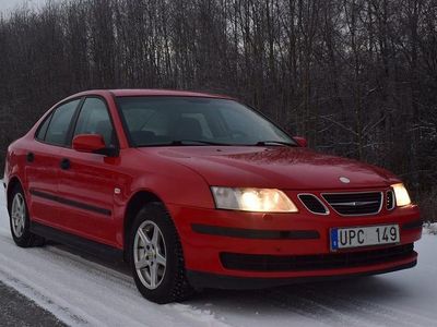 Röd Begagnad 2004 Saab 9-3 Linear Sedan | 29 900 kr (Dyr)