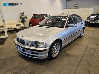 Ljusgrå Begagnad 2000 BMW 318 Sedan | 35 900 kr (Dyr)