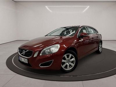 Röd Begagnad 2011 Volvo V60 Summum Kombi | 74 500 kr (Lite dyr)