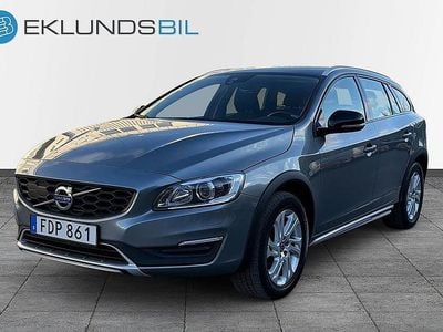 Grå Begagnad 2016 Volvo V60 CC Business Edition Kombi | 199 900 kr (Superpris)