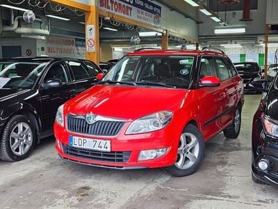Begagnad Skoda Fabia 70 HK (51 kW) 2010 Röd Halvkombi