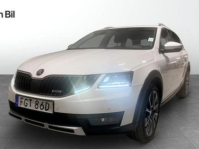 Vit Begagnad 2020 Skoda Octavia Scout Kombi | 284 900 kr (Lite dyr)