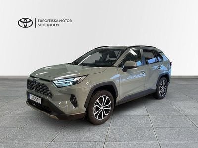 Grön Begagnad 2023 Toyota RAV4 Hybrid Executive SUV | 424 900 kr (Marknadspris)