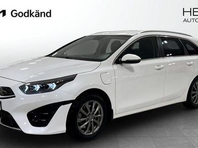 Vit Begagnad 2023 Kia Ceed Advance Halvkombi | 289 000 kr (Lite dyr)