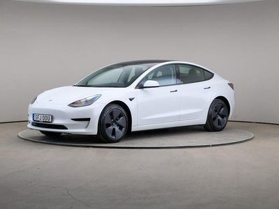 Begagnad Tesla Model 3 Standard Range 225 kW (306 HK) 2022 Vit Sedan