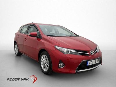 Begagnad Toyota Auris 132 HK (97 kW) 2013 Mröd Halvkombi
