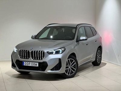 Grå Begagnad 2025 BMW X1 M Sport SUV | 419 000 kr (Marknadspris)