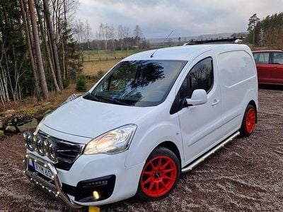 Begagnad 2016 Peugeot Partner Minibuss | 76 000 kr (Dyr)