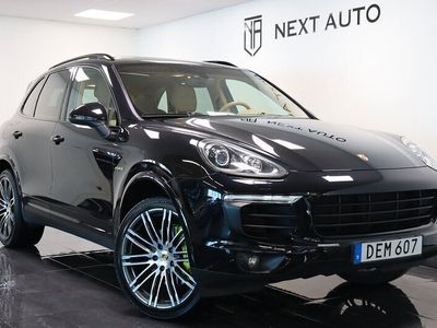 begagnad Porsche Cayenne S E-Hybrid E- 416HK SPORT CHRONE SV-SÅLD 2ÄGARE PANO DRAG BOSE