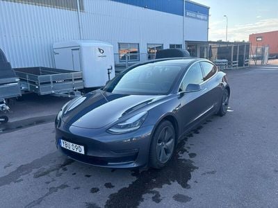 Begagnad Tesla Model 3 Long Range AWD 366 kW (498 HK) 2019 Grå Sedan