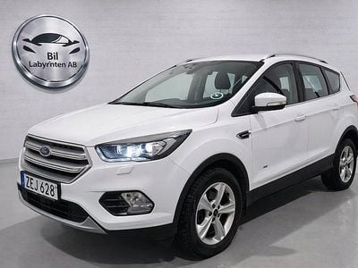 Vit Begagnad 2018 Ford Kuga Trend SUV | 129 900 kr (Marknadspris)