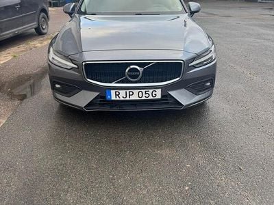 Begagnad 2020 Volvo V60 Momentum Kombi | 250 000 kr (Superpris)