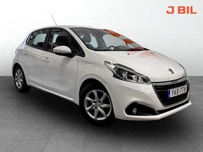 Vit Begagnad 2017 Peugeot 208 Active Halvkombi | 94 900 kr (Marknadspris)