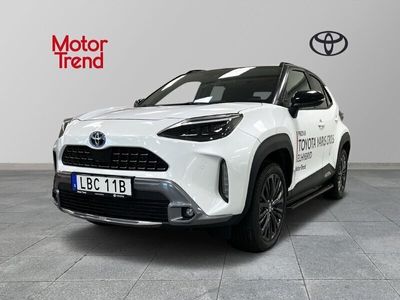 begagnad Toyota Yaris Cross Hybrid AWD-i Adventure, Bi-Tone, JBL, DEMOBIL LEVERERAS 2024