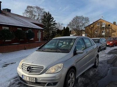 Begagnad Mercedes B200 136 HK (100 kW) 2006 Minibuss
