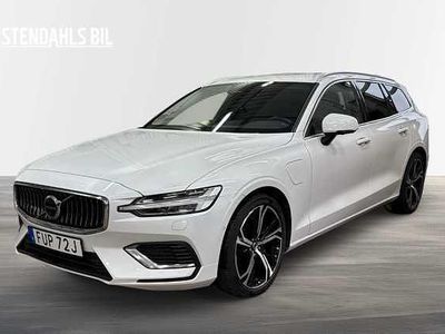 Vit Begagnad 2023 Volvo V60 Kombi | 379 000 kr (Dyr)