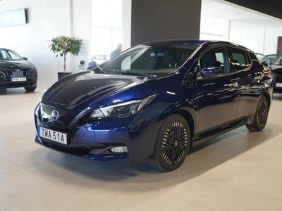 Blå/lila Begagnad 2023 Nissan Leaf N-Connecta Halvkombi | 214 800 kr (Marknadspris)