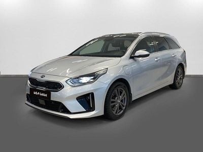 Grå Begagnad 2020 Kia Ceed Plus Halvkombi | 239 900 kr (Lite dyr)