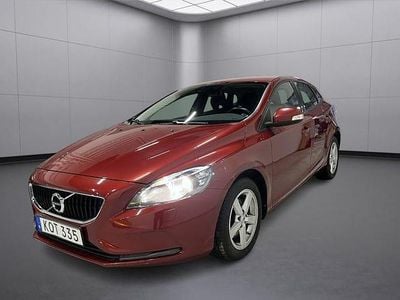 Begagnad Volvo V40 Kinetic 124 HK (91 kW) 2017 Röd Halvkombi