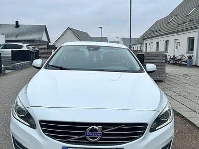 Begagnad Volvo S60 Momentum 181 HK (133 kW) 2015 Vit Sedan