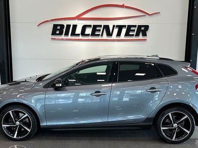 Grå Begagnad 2018 Volvo V40 CC Kombi | 184 900 kr (Marknadspris)