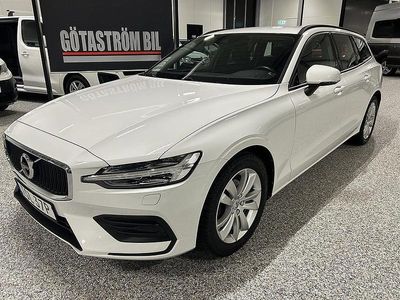 Ice white med klarlack Begagnad 2020 Volvo V60 Momentum Kombi | 242 000 kr (Bra pris)