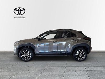 Grön Ny 2025 Toyota Yaris Cross Plus SUV | 334 900 kr (Lite dyr)