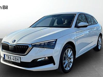 Candy white Begagnad 2023 Skoda Scala Style Halvkombi | 199 900 kr (Marknadspris)