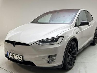 Svart Begagnad 2016 Tesla Model X SUV | 350 000 kr