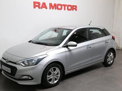Begagnad Hyundai i20 Premium 101 HK (74 kW) 2017 Silver Halvkombi